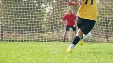 清纯女星深夜拜访导演门，杨幂揭露娱乐圈“潜规则”：陪导演睡觉成常态？